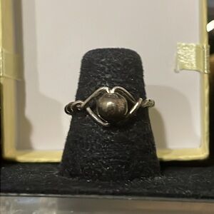 Vintage Sterling Silver twisted rope band with a silver ball in the middle Ring